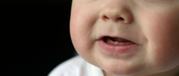 Как изглеждат венците при никнене на зъби